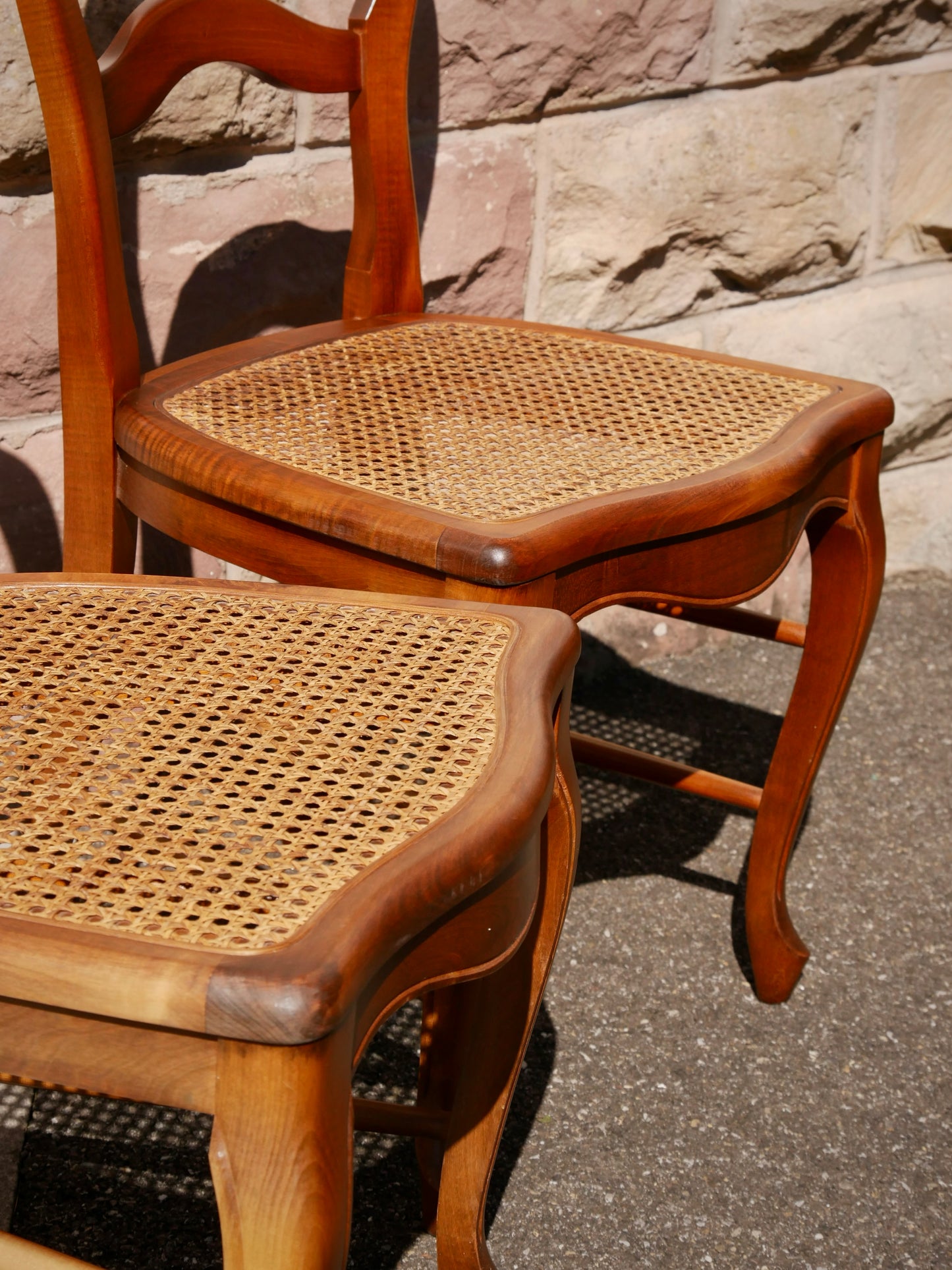Lot de 2 chaises en bois massif et assise en rotin - Excellent état
