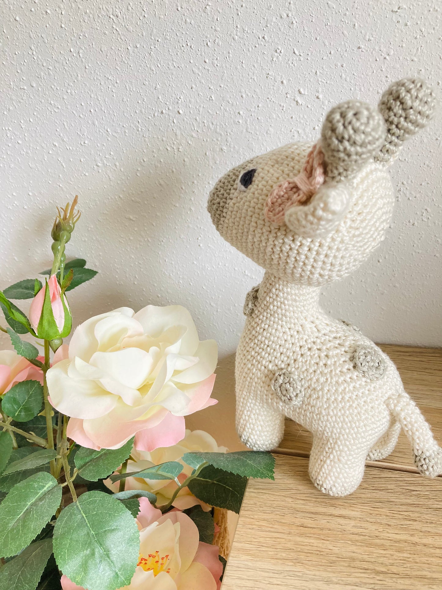Girafe amigurumi beige/lin ou ocre/bordeaux