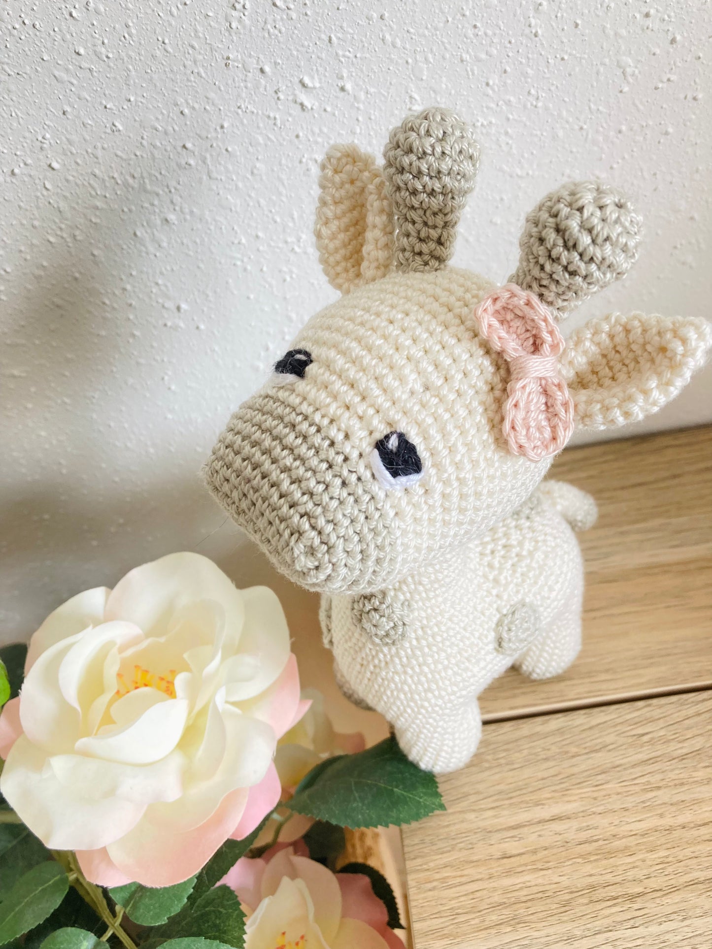 Girafe amigurumi beige/lin ou ocre/bordeaux
