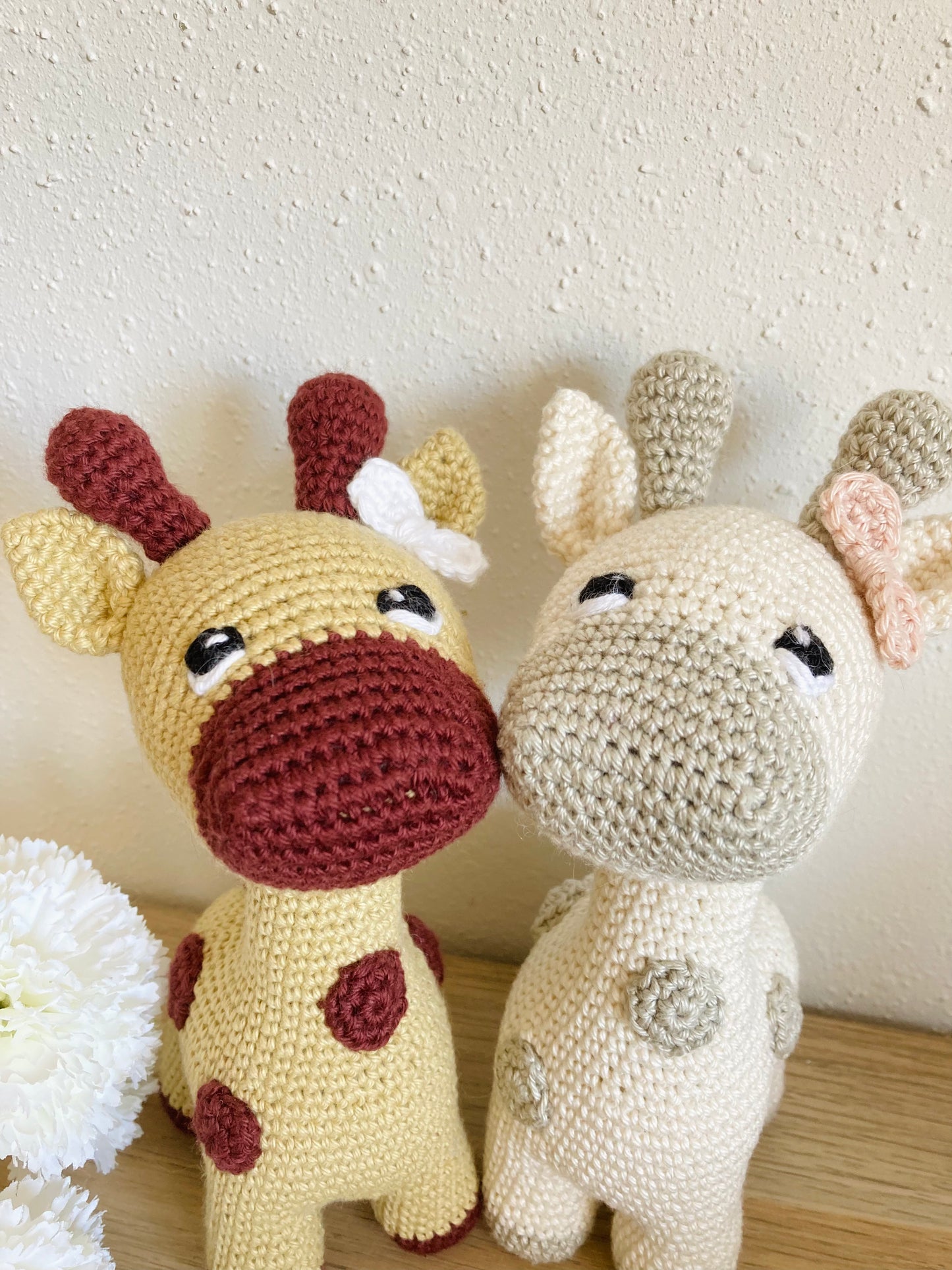 Girafe amigurumi beige/lin ou ocre/bordeaux