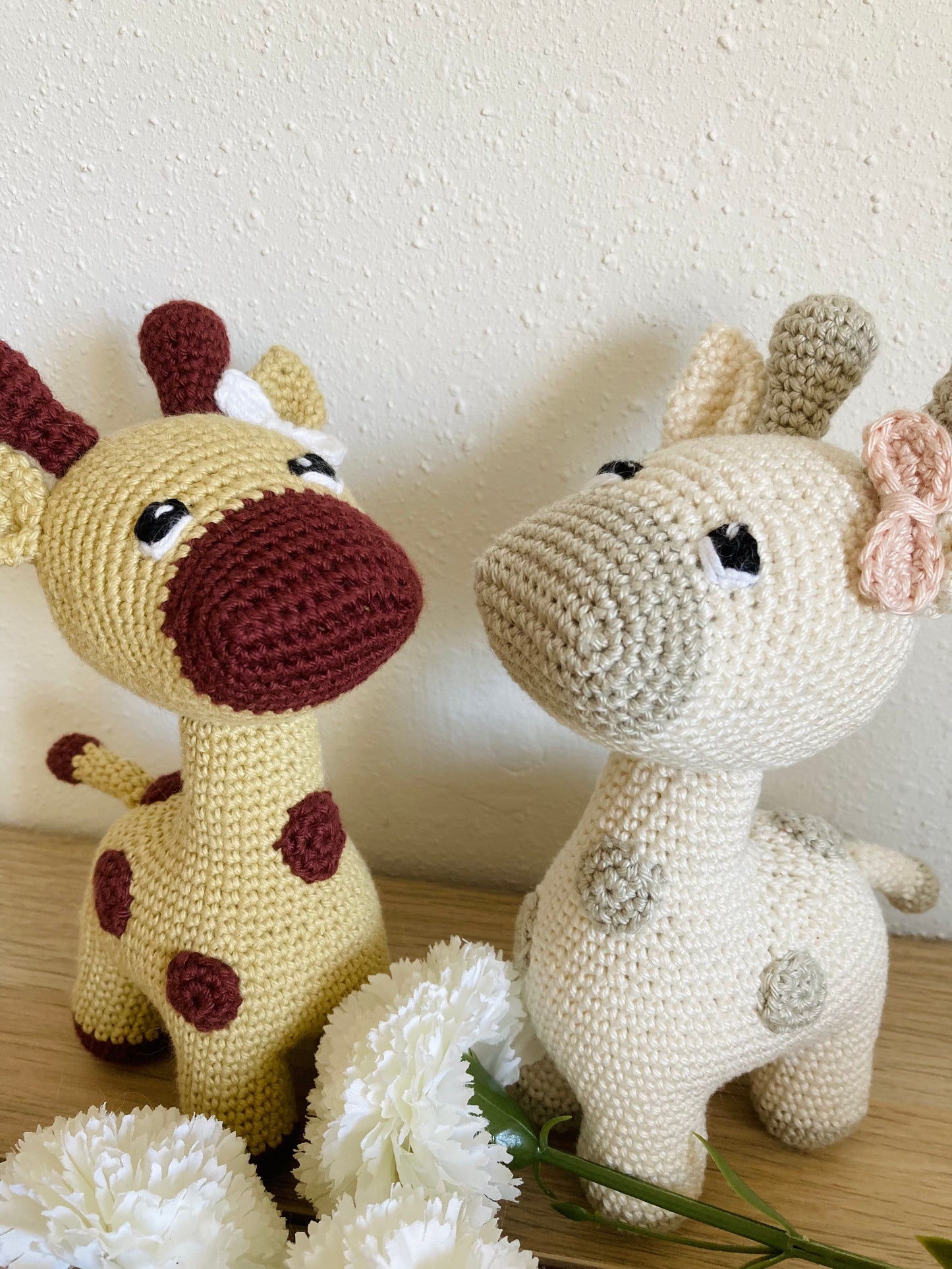 Girafe amigurumi beige/lin ou ocre/bordeaux