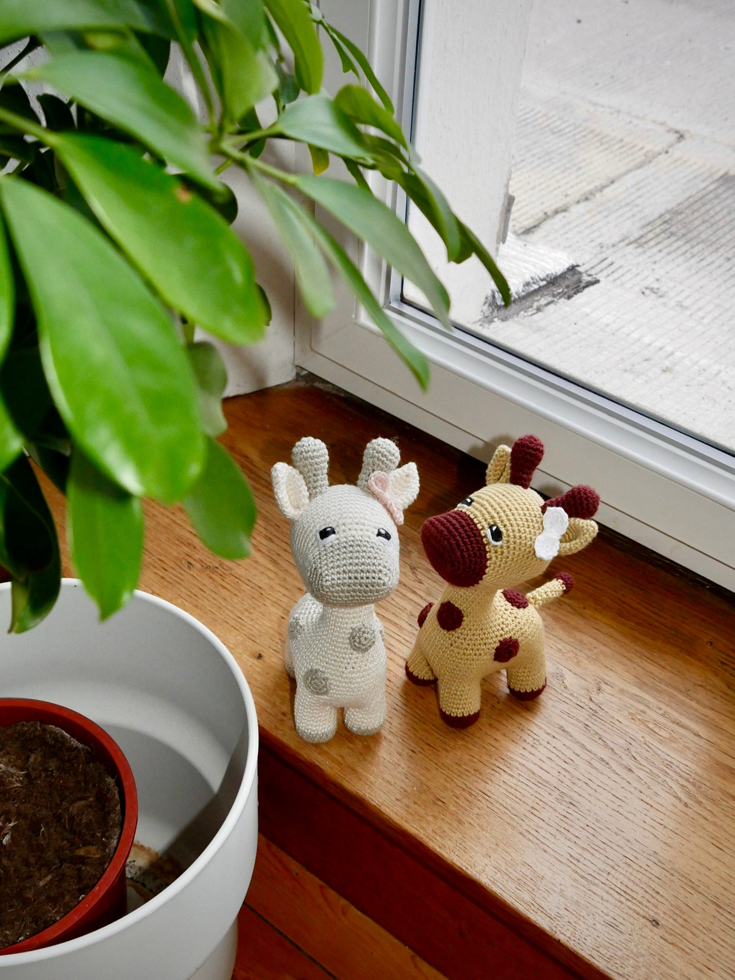 Girafe amigurumi beige/lin ou ocre/bordeaux