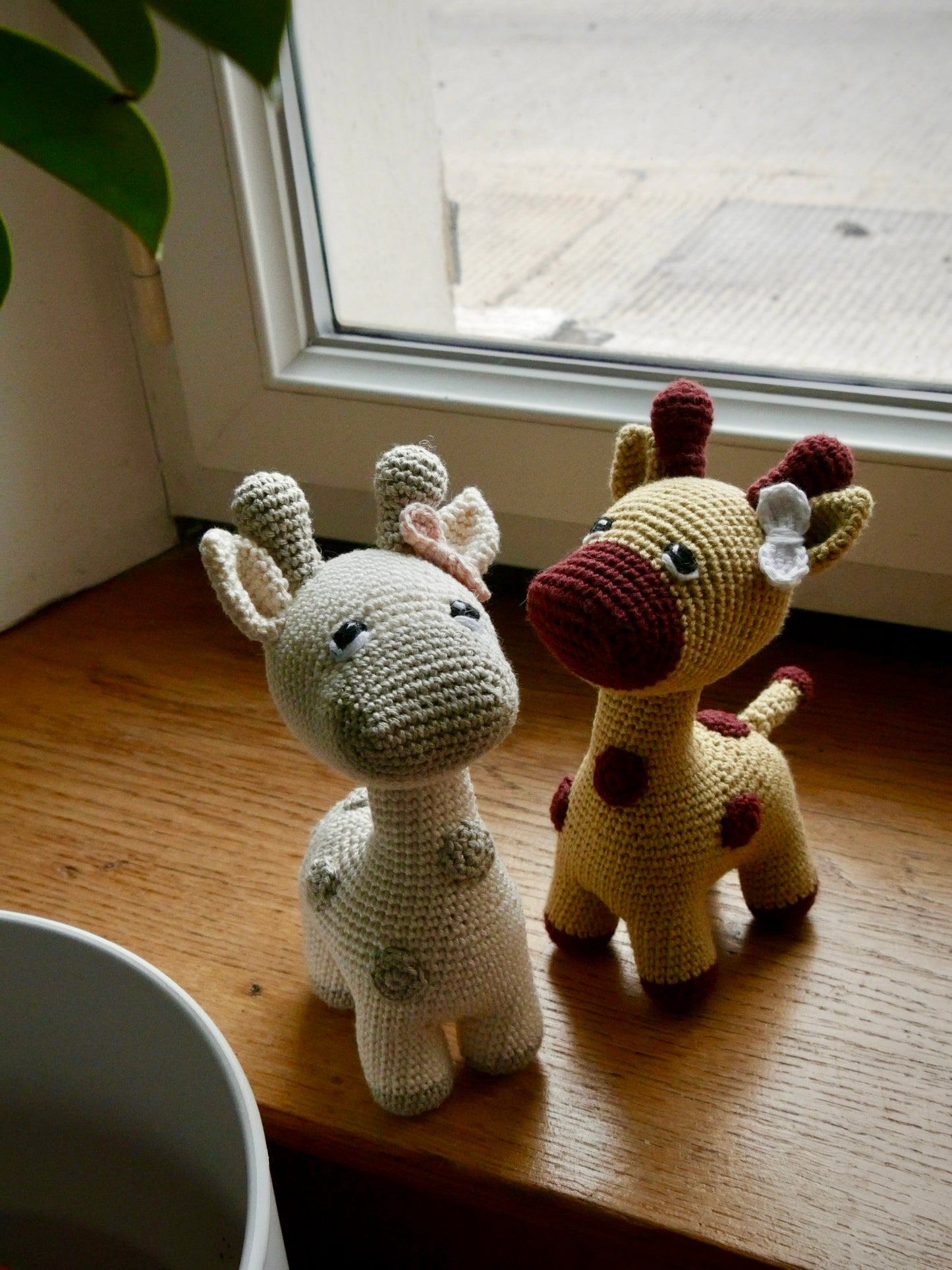 Girafe amigurumi beige/lin ou ocre/bordeaux