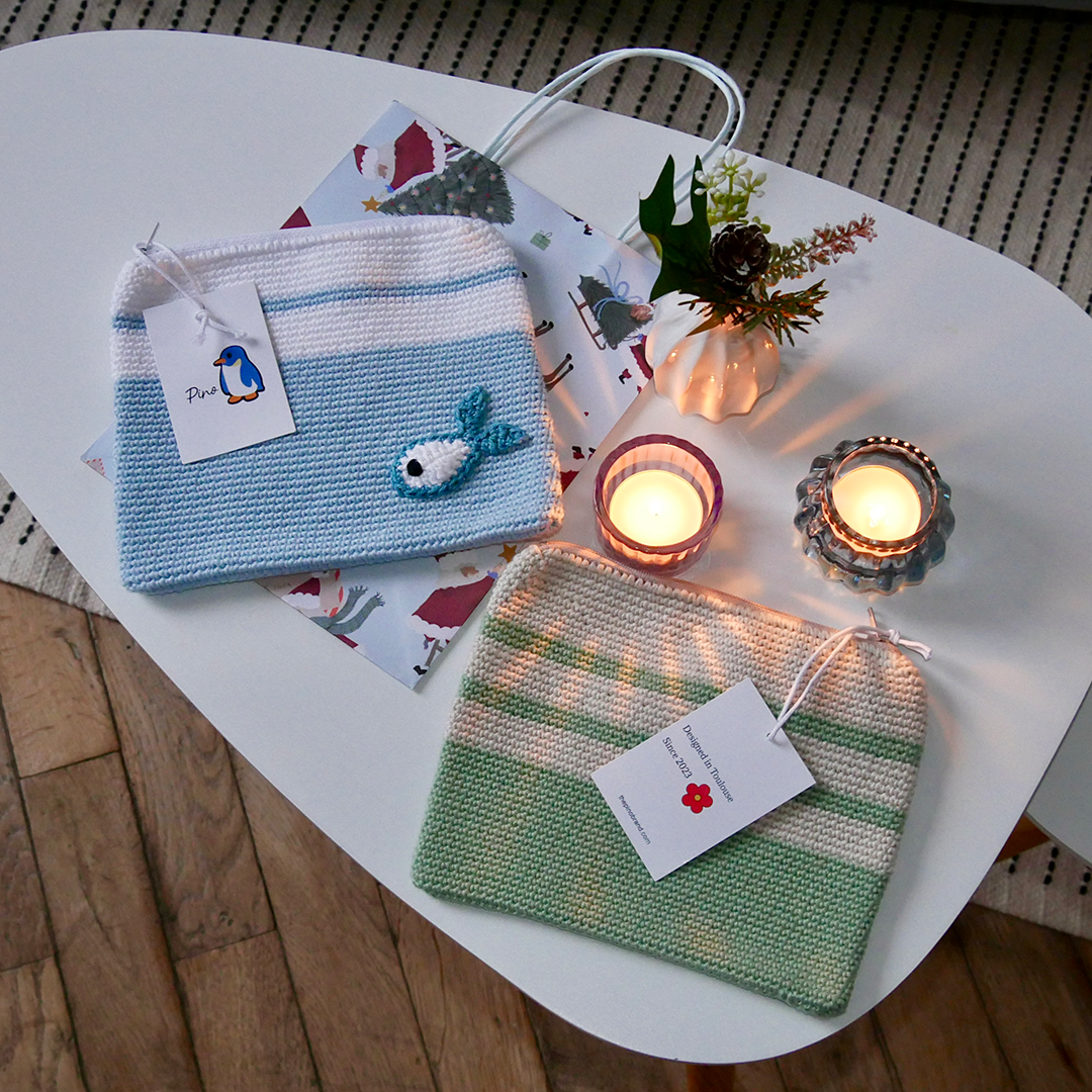 Trousse de toilette PINO bicolore tricotée en laine 18x20cm