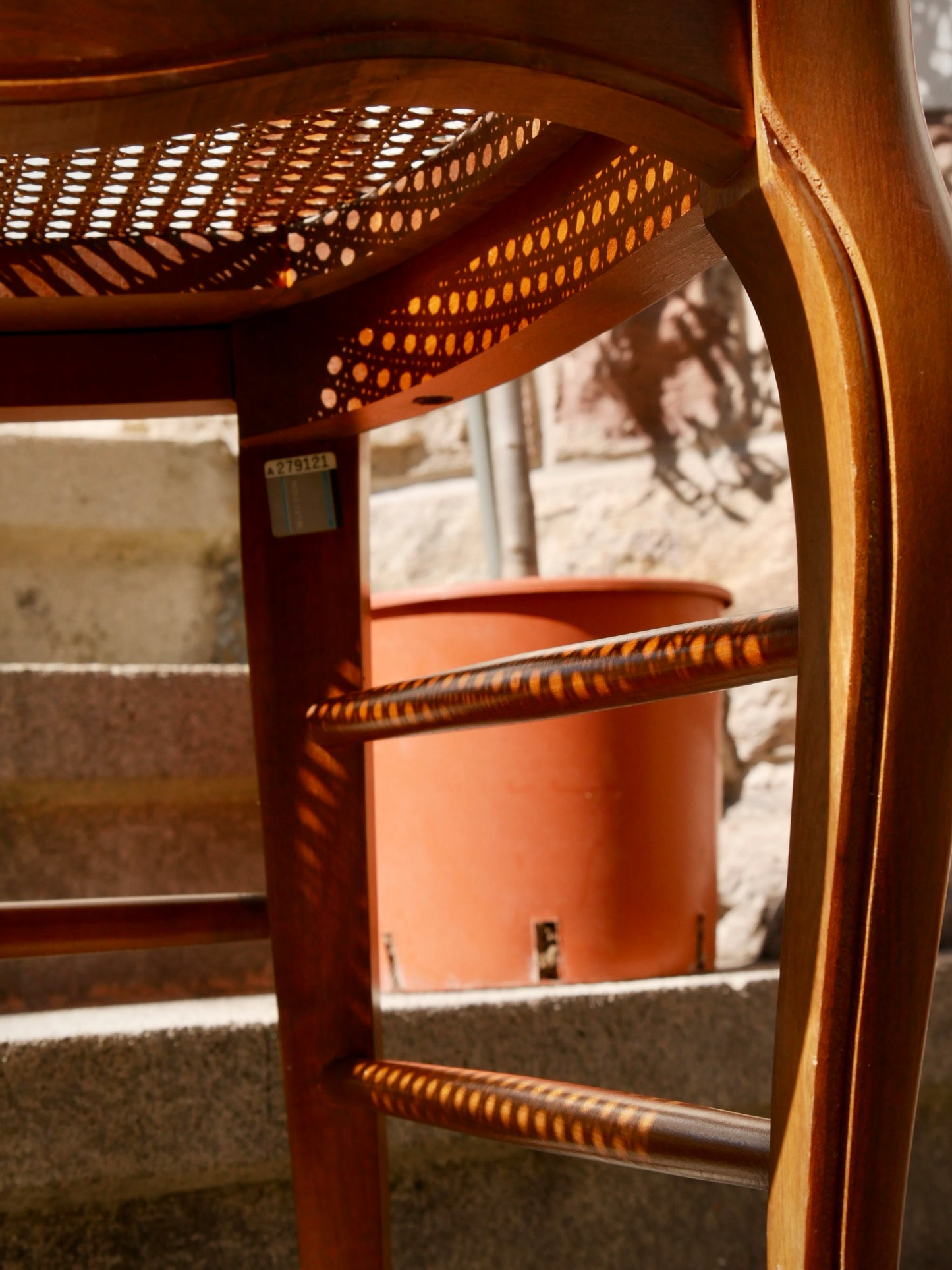 Lot de 2 chaises en bois massif et assise en rotin - Excellent état