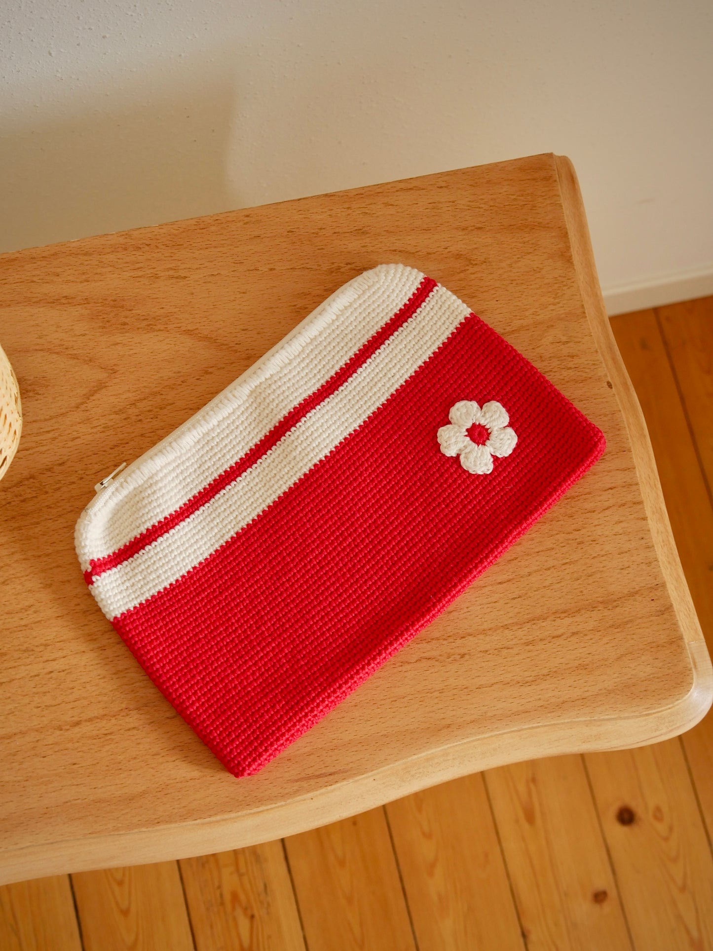 Trousse de toilette PINO bicolore tricotée en laine 15,5x25cm
